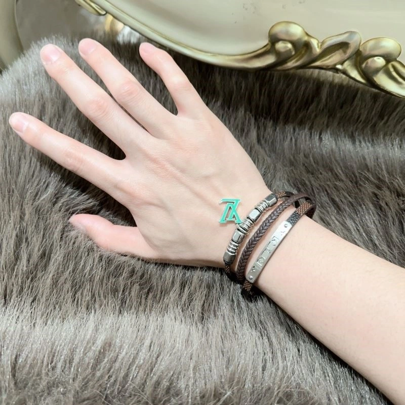 Louis Vuitton Bracelets Cozy 249142