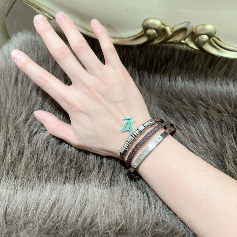 Louis Vuitton Bracelets Cozy 249142