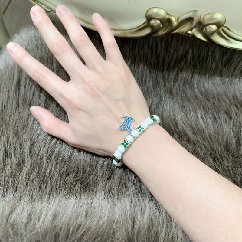 UrbanStyle Louis Vuitton Bracelets 249141