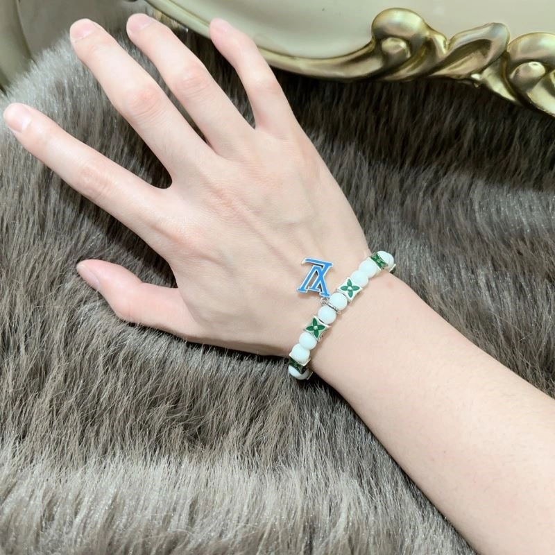 UrbanStyle Louis Vuitton Bracelets 249141