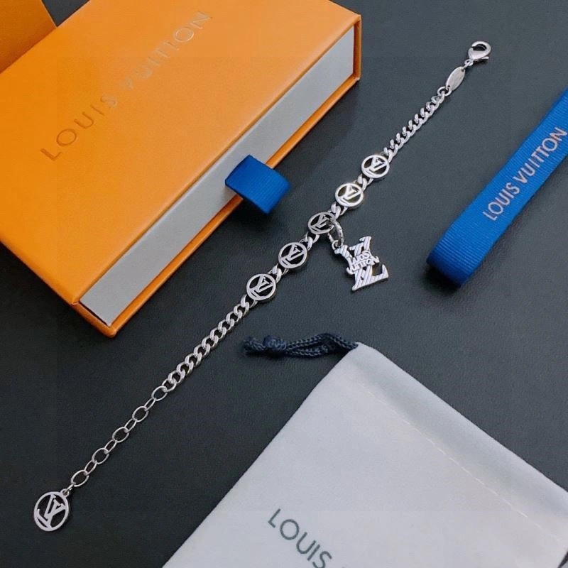 Louis Vuitton Bracelets Supportive 249131