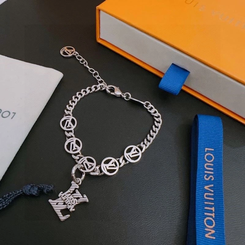Louis Vuitton Bracelets Supportive 249131