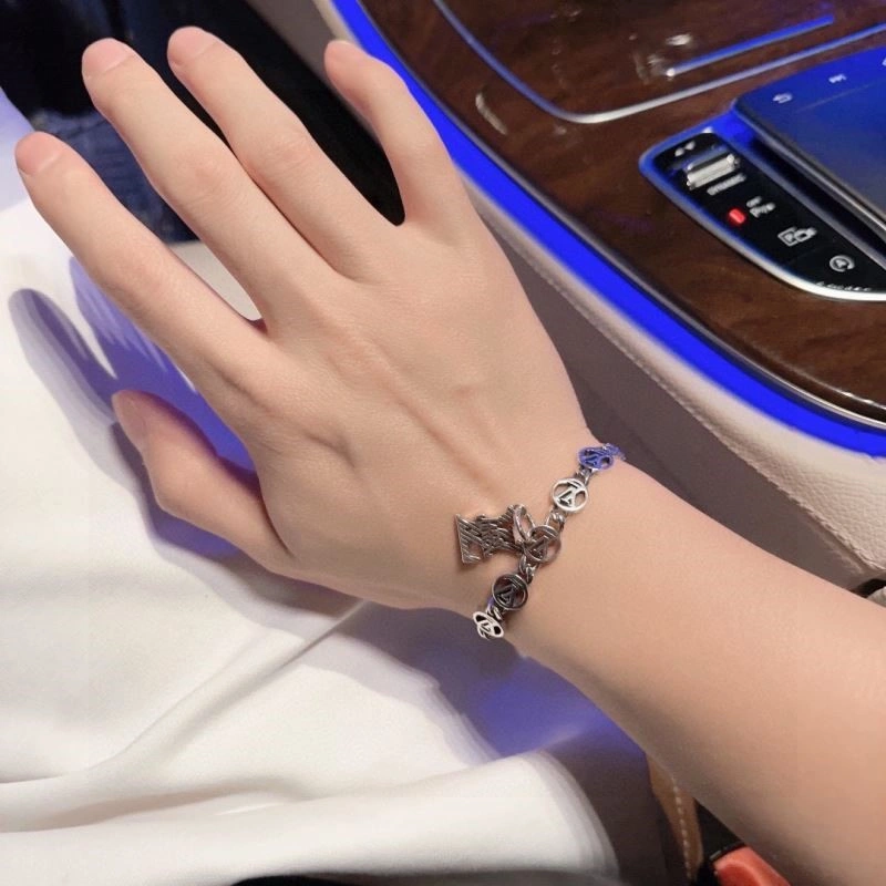 Louis Vuitton Bracelets Supportive 249131
