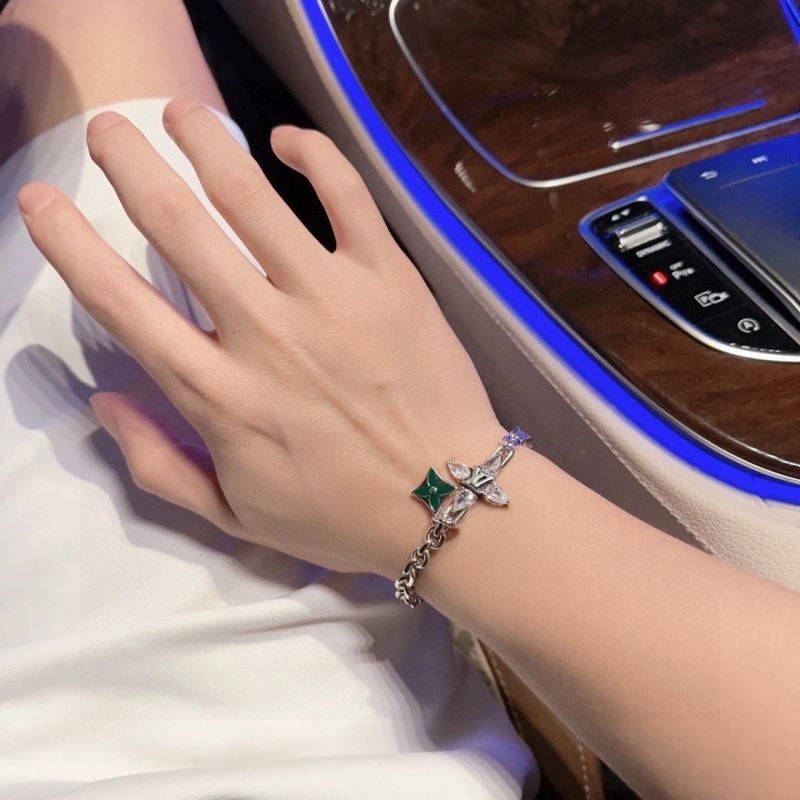 Louis Vuitton Bracelets TechFriendly 249118