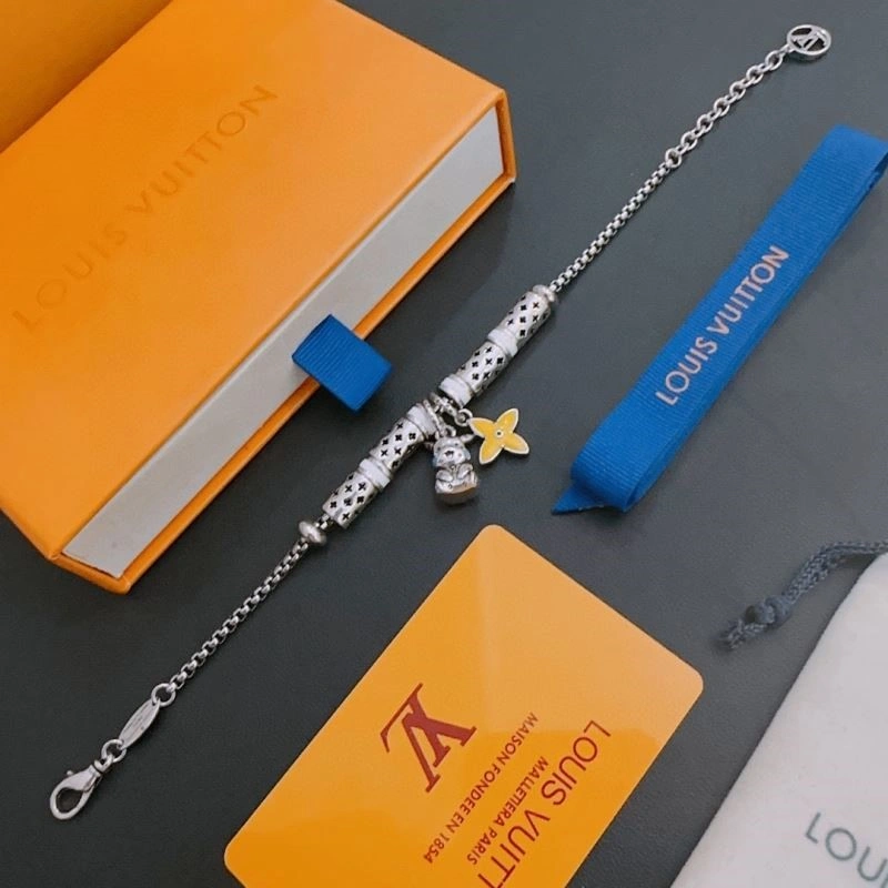 Trendsetting Louis Vuitton Bracelets 249113