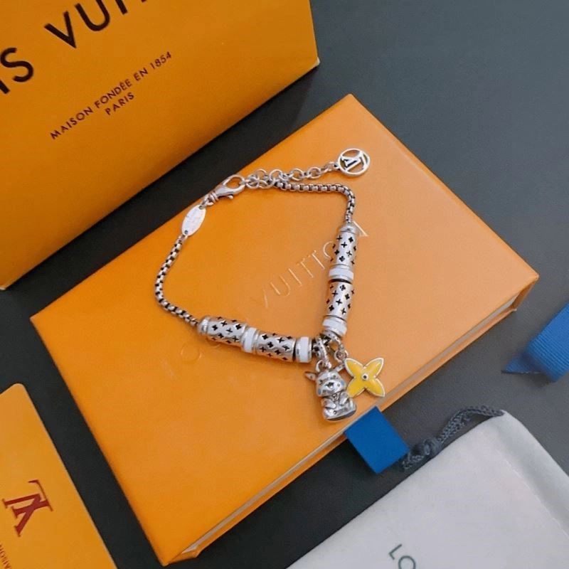 Trendsetting Louis Vuitton Bracelets 249113