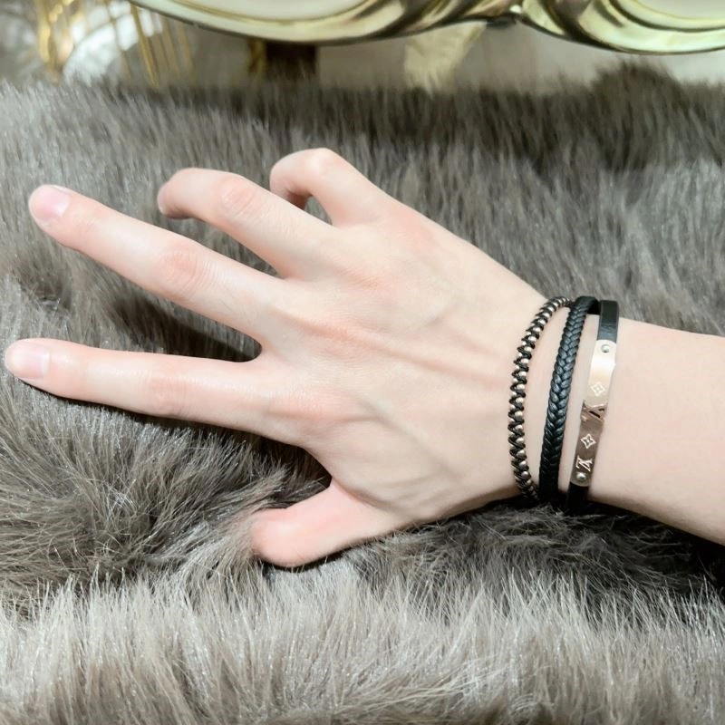 GoAnywhere Louis Vuitton Bracelets 249132