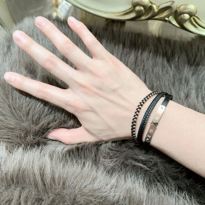 GoAnywhere Louis Vuitton Bracelets 249132