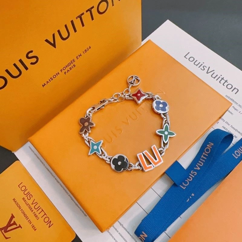 DailyWear Louis Vuitton Bracelets 249130