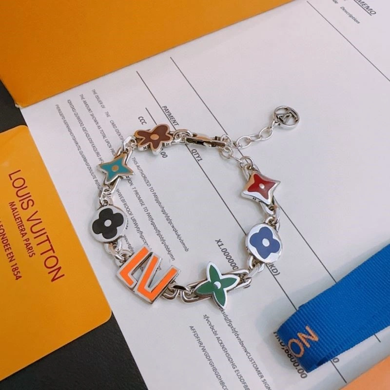 DailyWear Louis Vuitton Bracelets 249130