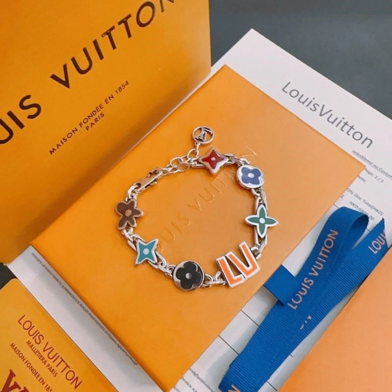 DailyWear Louis Vuitton Bracelets 249130
