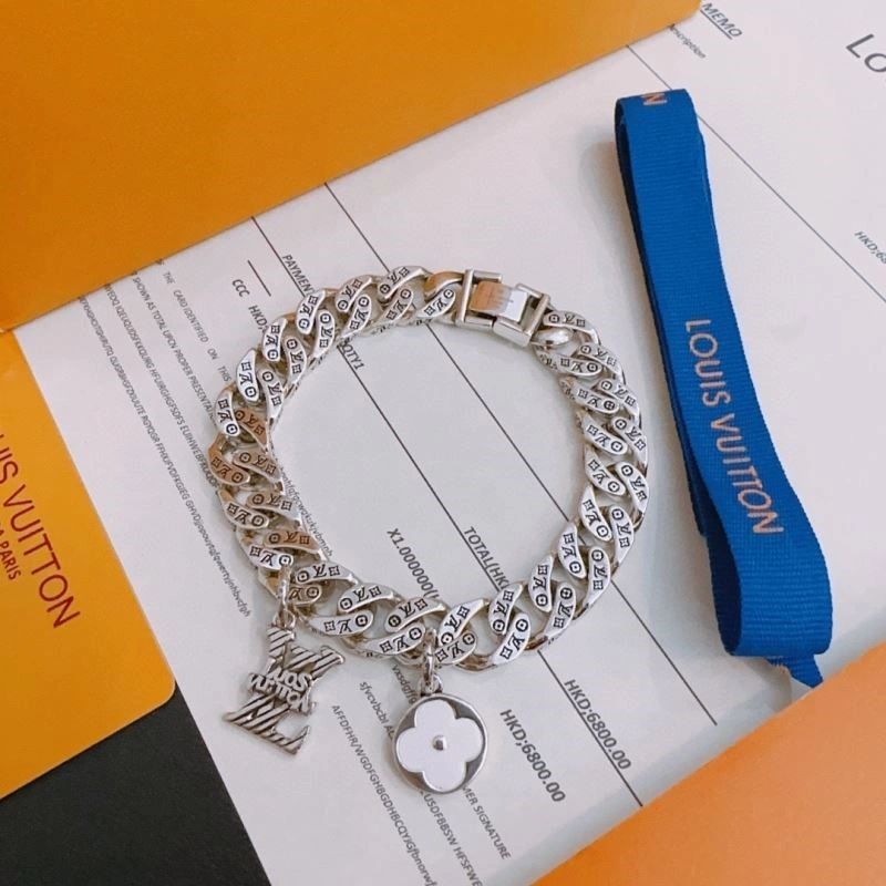 Sleek Louis Vuitton Bracelets 249129