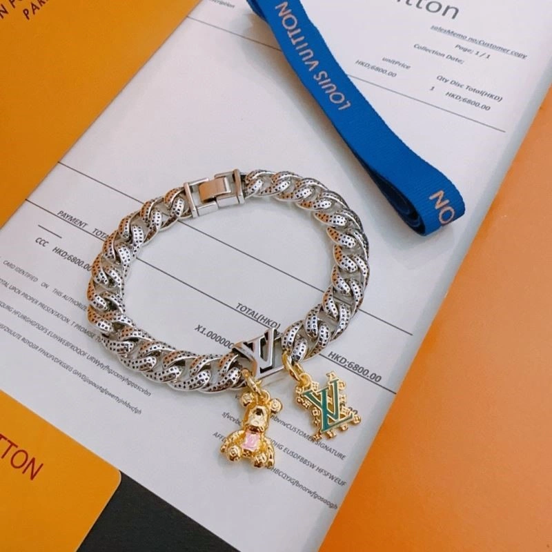 Louis Vuitton Bracelets Stylish 249138