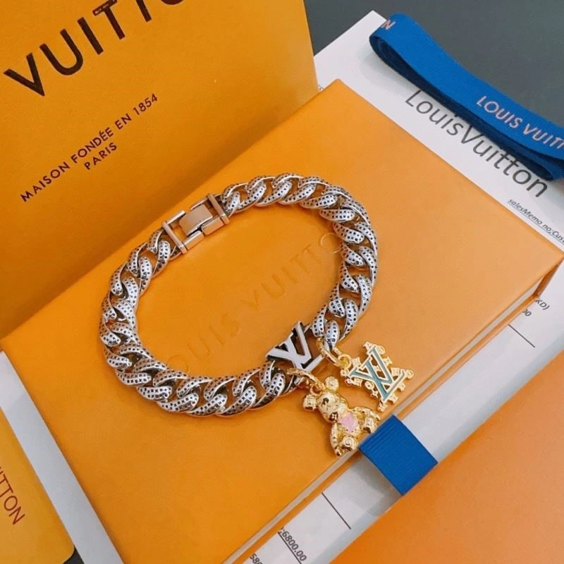 Louis Vuitton Bracelets Stylish 249138