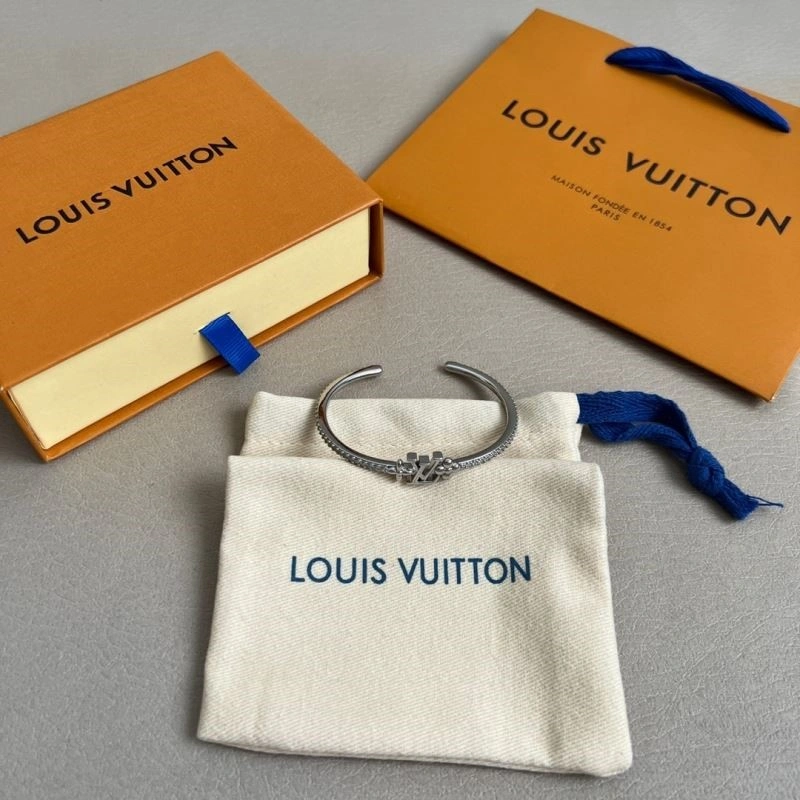 Louis Vuitton Bracelets Youthful 249117