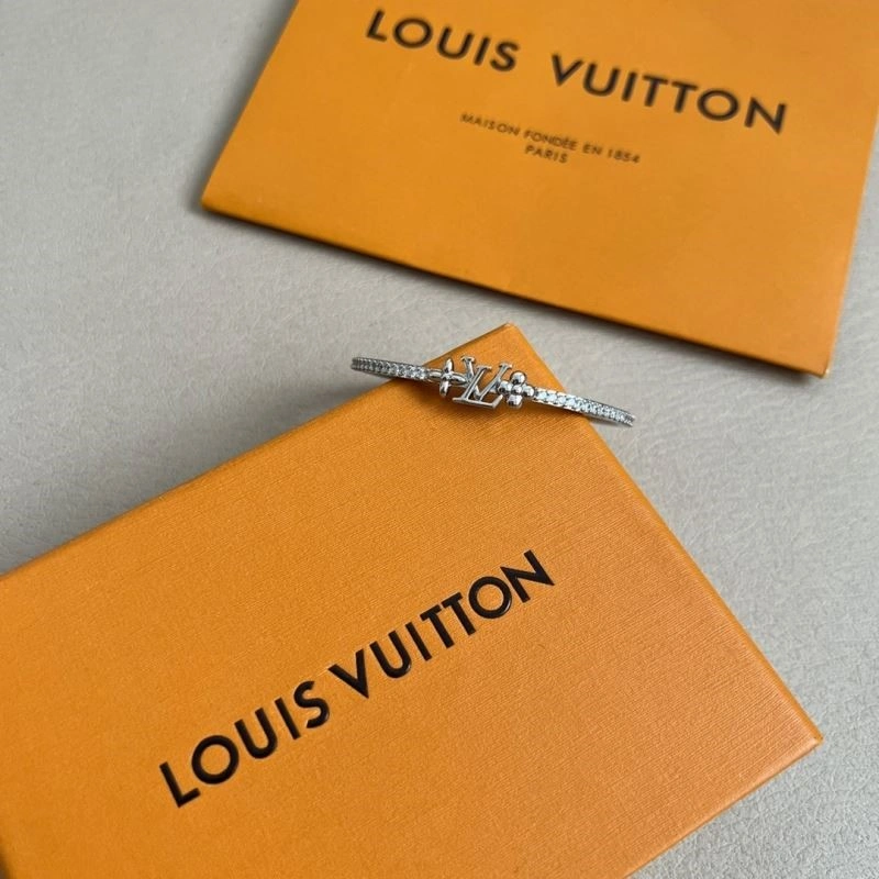 Louis Vuitton Bracelets Youthful 249117