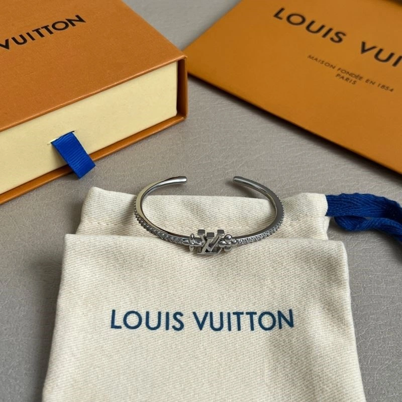 Louis Vuitton Bracelets Youthful 249117
