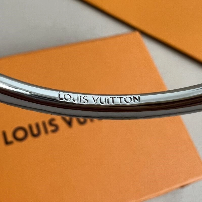 Louis Vuitton Bracelets Youthful 249117