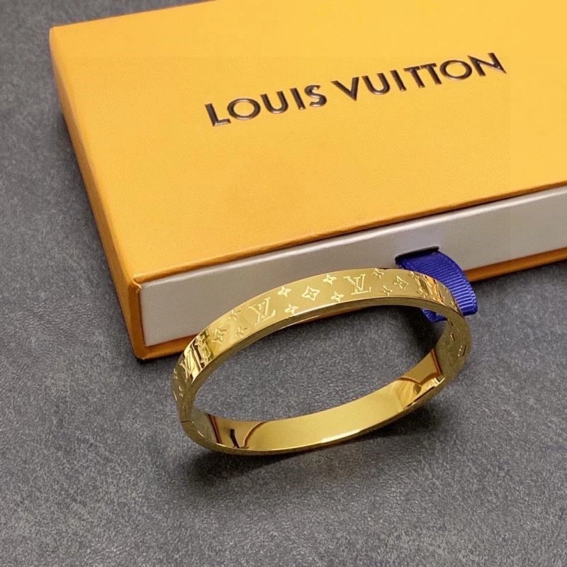 Louis Vuitton Bracelets Youthful 249125