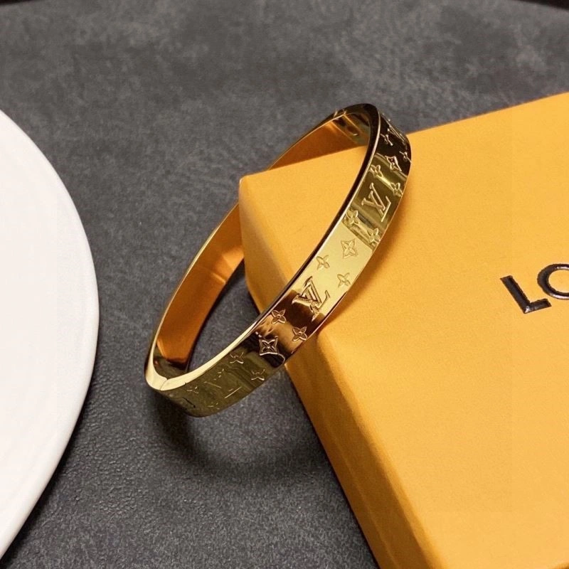 Louis Vuitton Bracelets Youthful 249125