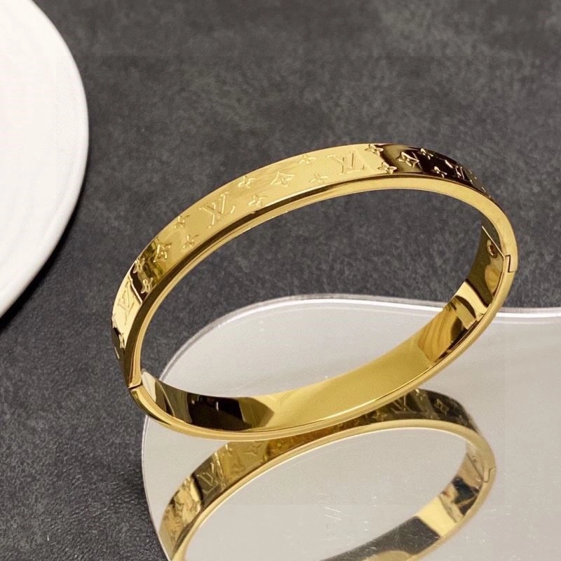 Louis Vuitton Bracelets Youthful 249125