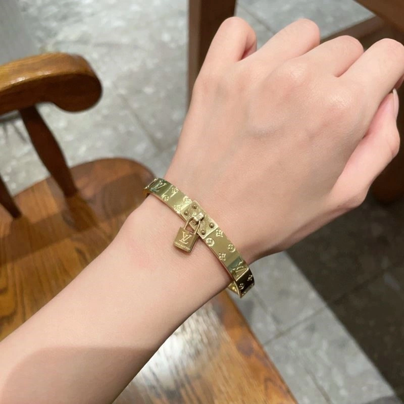 Louis Vuitton Bracelets GoodFit 249120