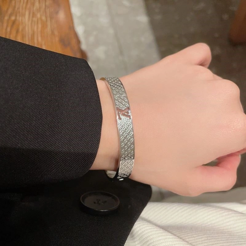 Trendsetting Louis Vuitton Bracelets 249121