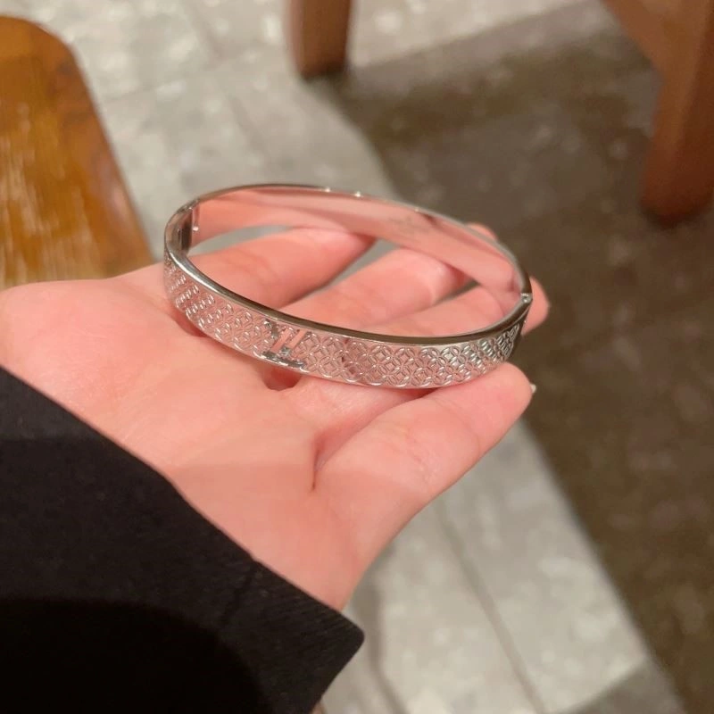 Trendsetting Louis Vuitton Bracelets 249121