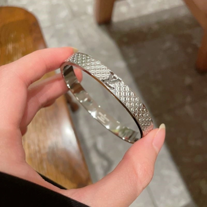 Trendsetting Louis Vuitton Bracelets 249121