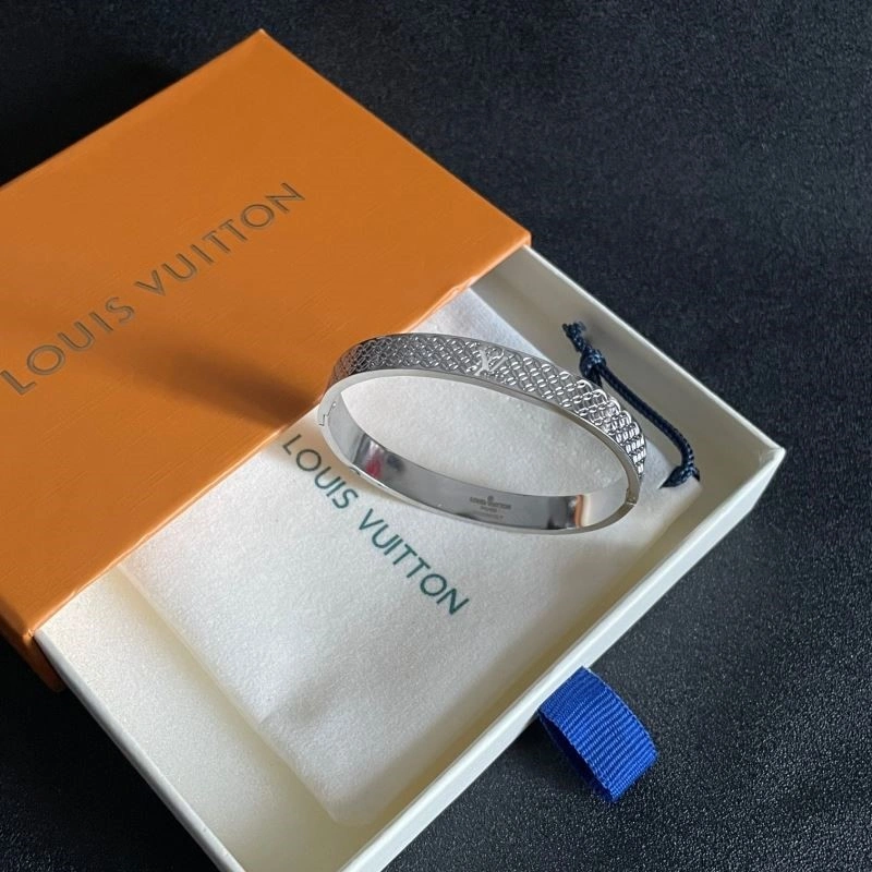 Trendsetting Louis Vuitton Bracelets 249121