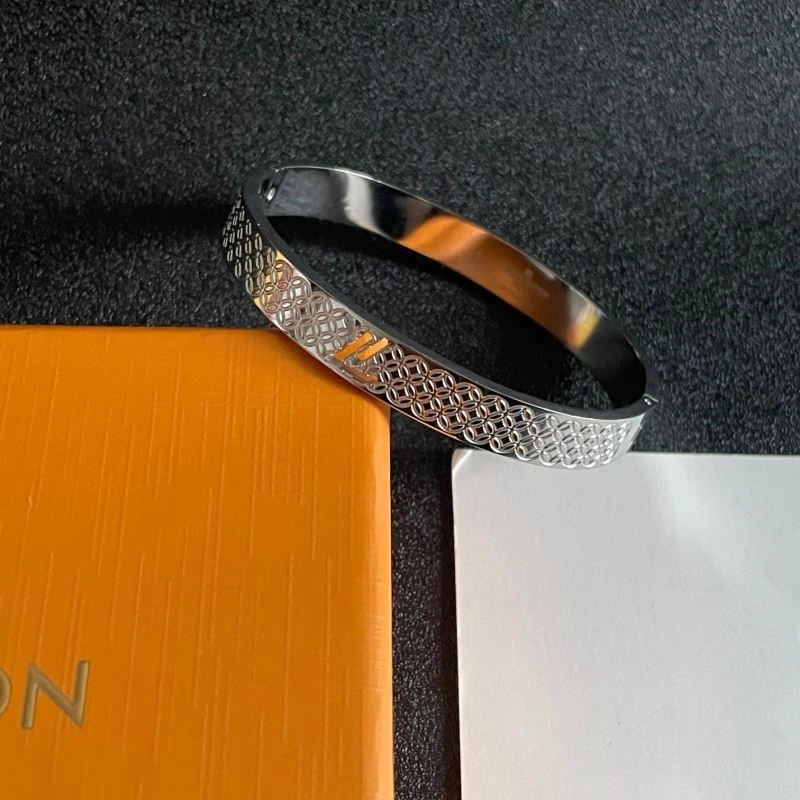 Trendsetting Louis Vuitton Bracelets 249121