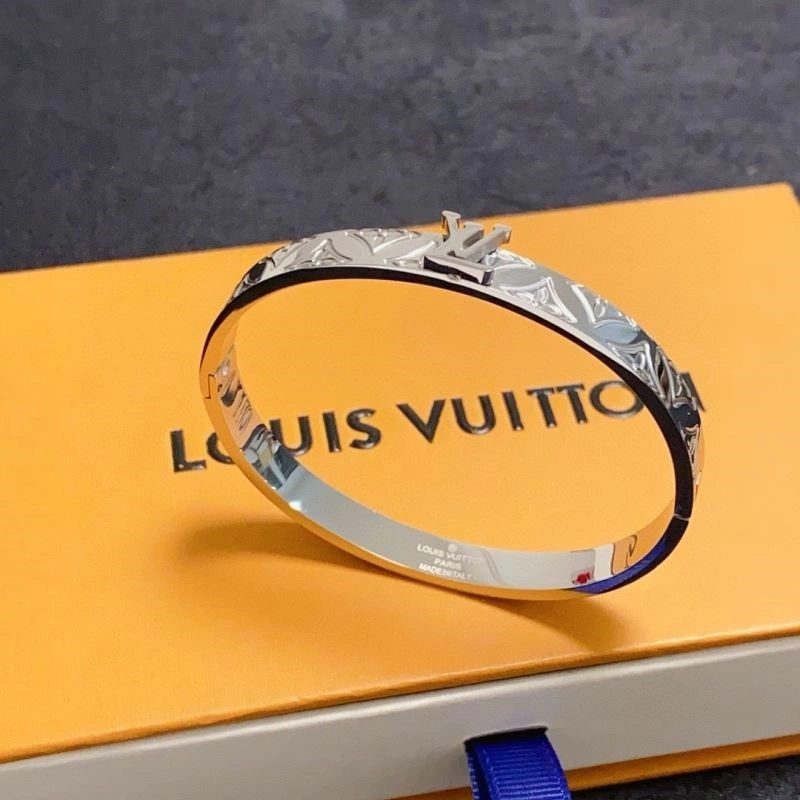 Louis Vuitton Bracelets ModernLook 249127