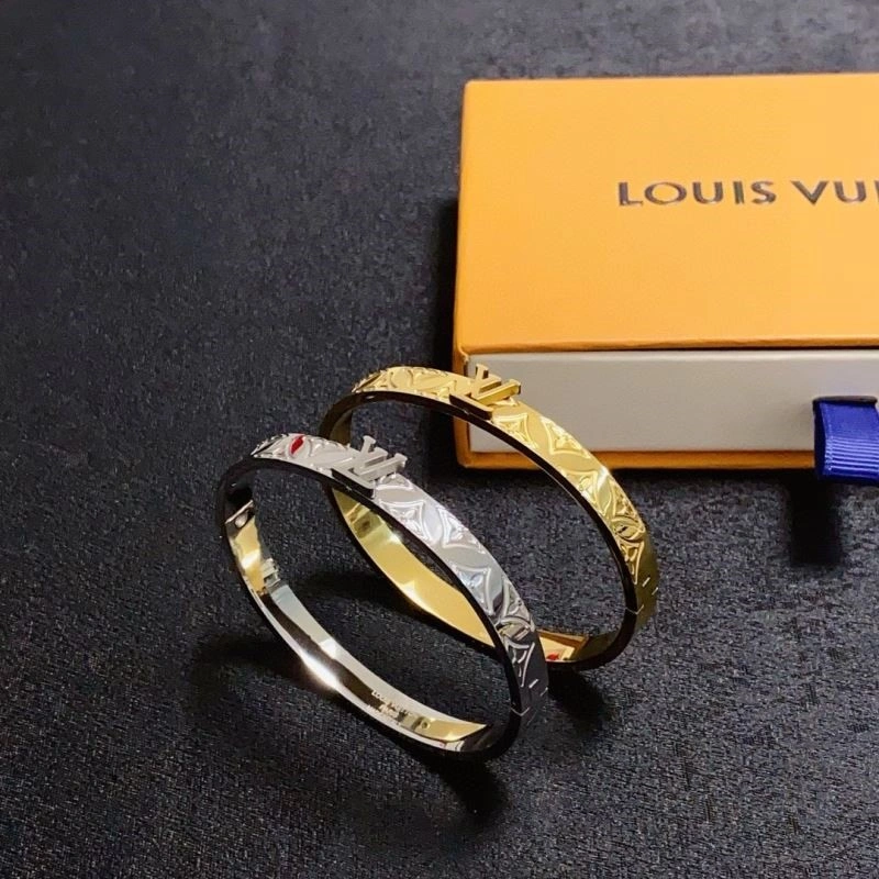Louis Vuitton Bracelets ModernLook 249127