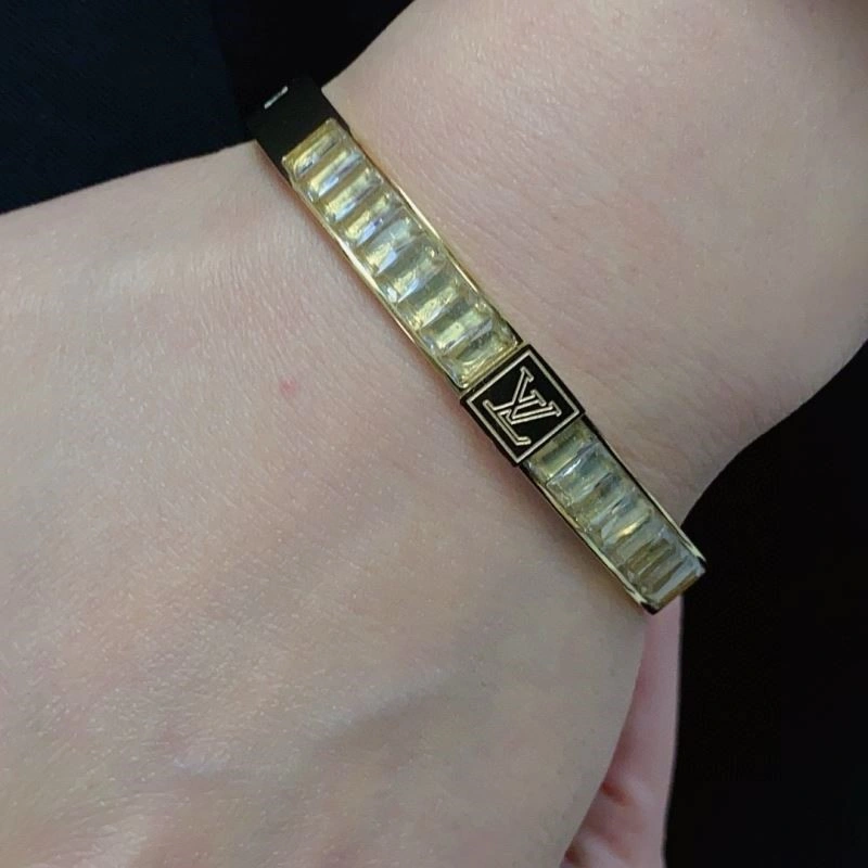 Popular Louis Vuitton Bracelets 249116