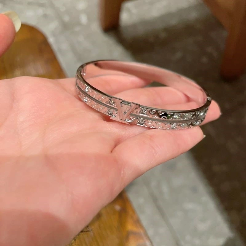 Louis Vuitton Bracelets SportInspired 249104