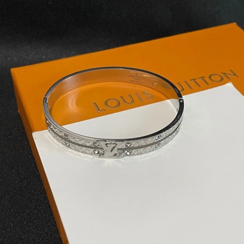 Louis Vuitton Bracelets SportInspired 249104