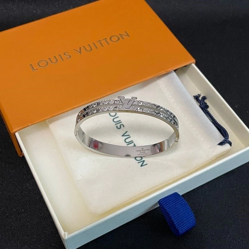 Louis Vuitton Bracelets SportInspired 249104
