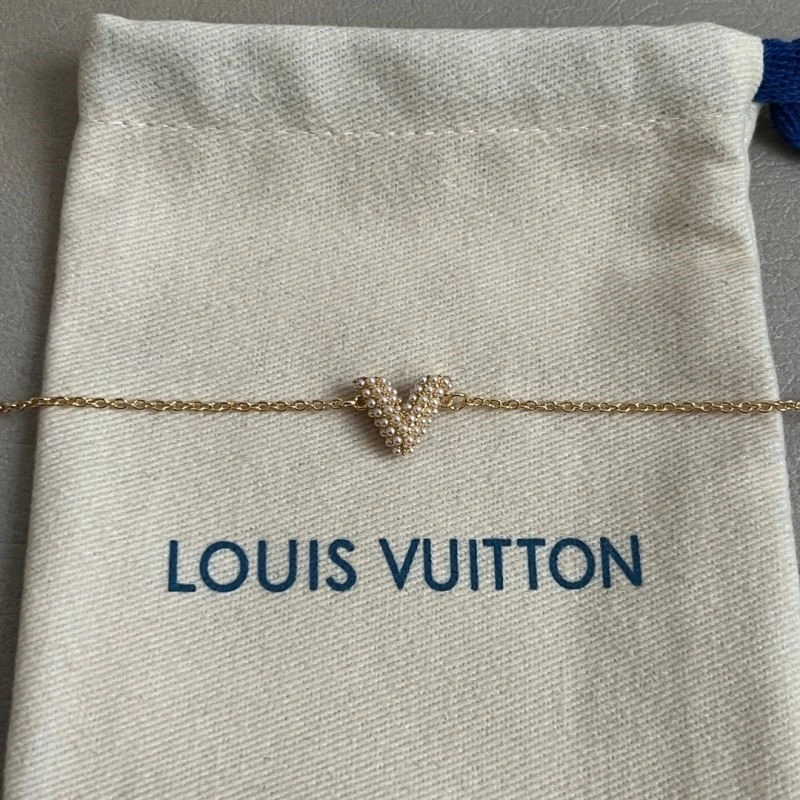 Louis Vuitton Bracelets Breathable 249102