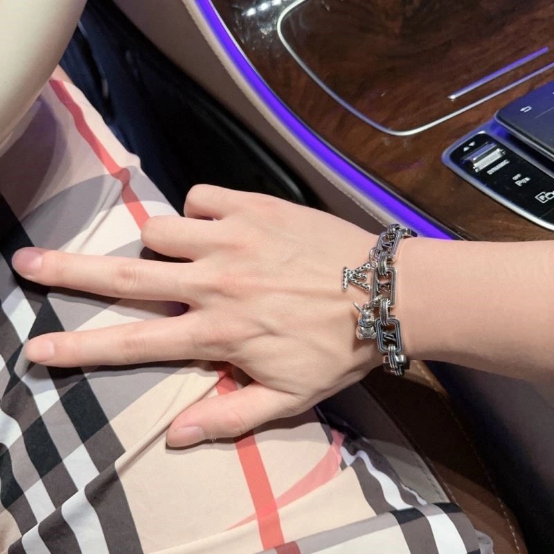 Louis Vuitton Bracelets TimelessDesign 249094