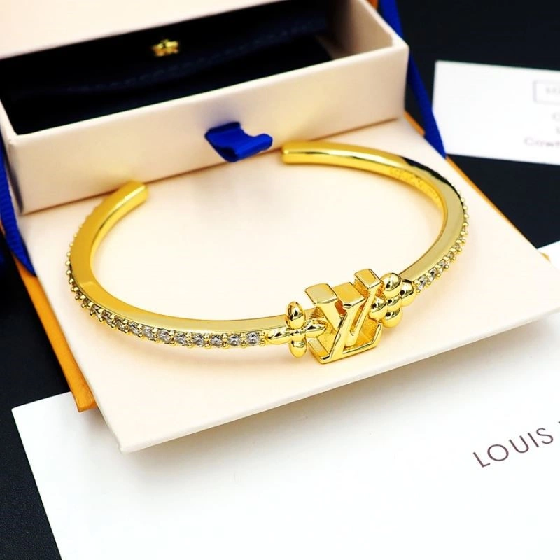 Attractive Louis Vuitton Bracelets 249092