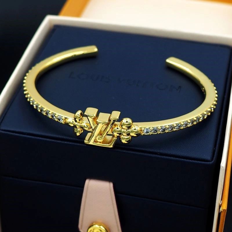 Attractive Louis Vuitton Bracelets 249092