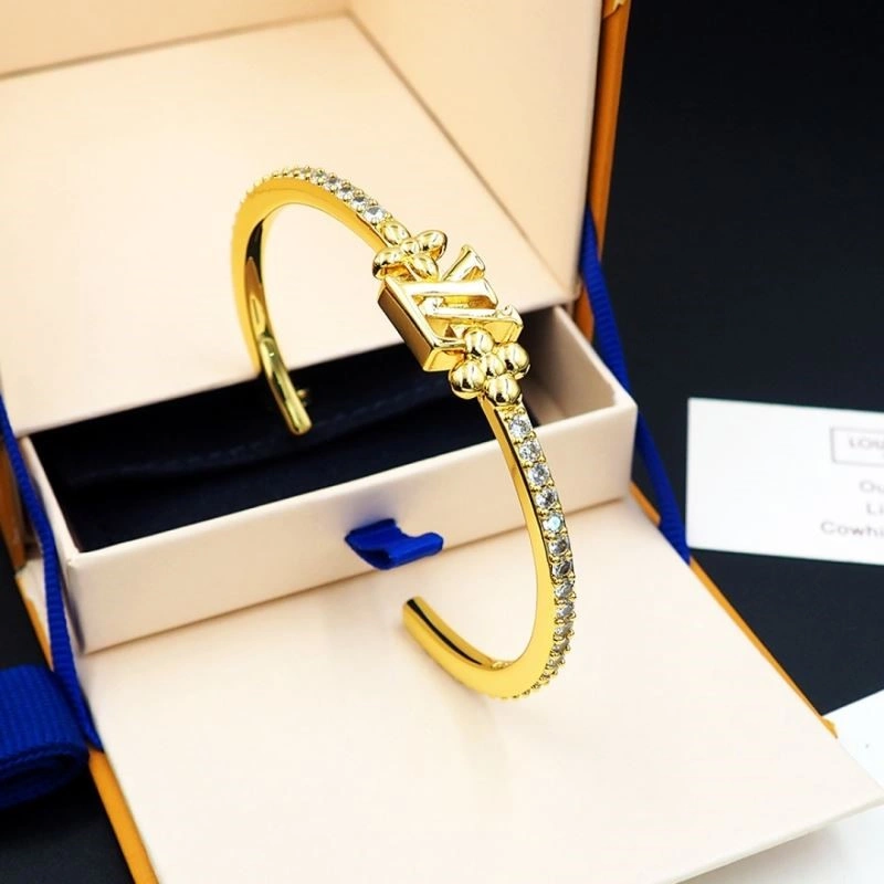 Attractive Louis Vuitton Bracelets 249092