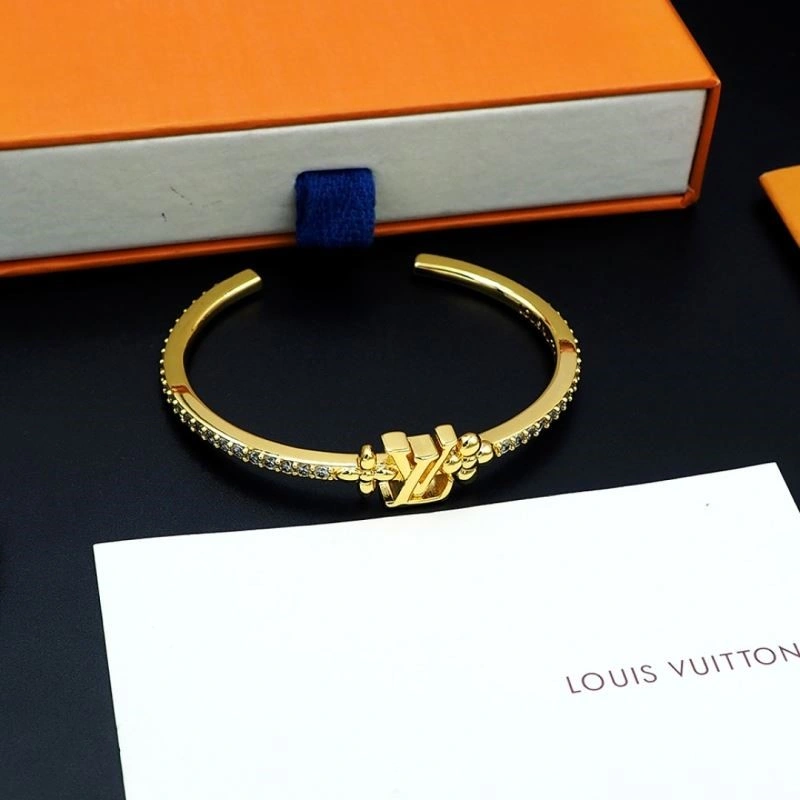 Attractive Louis Vuitton Bracelets 249092
