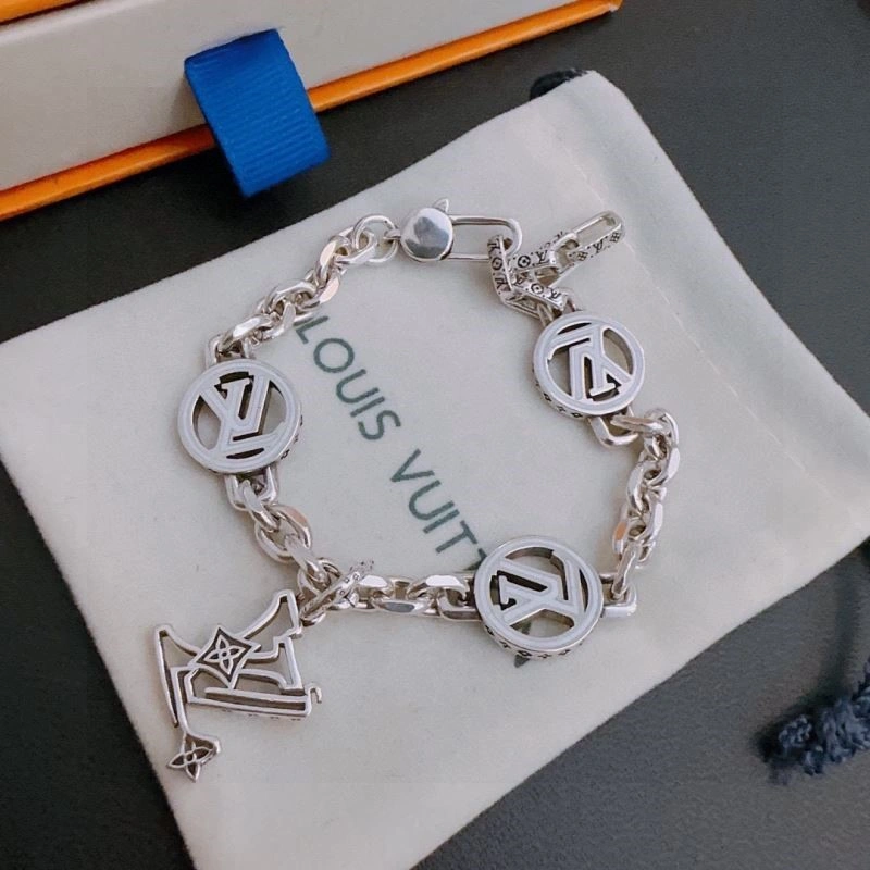 Affordable Louis Vuitton Bracelets 248808