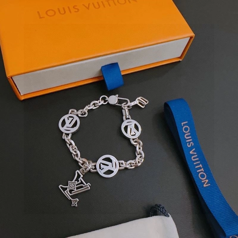 Affordable Louis Vuitton Bracelets 248808