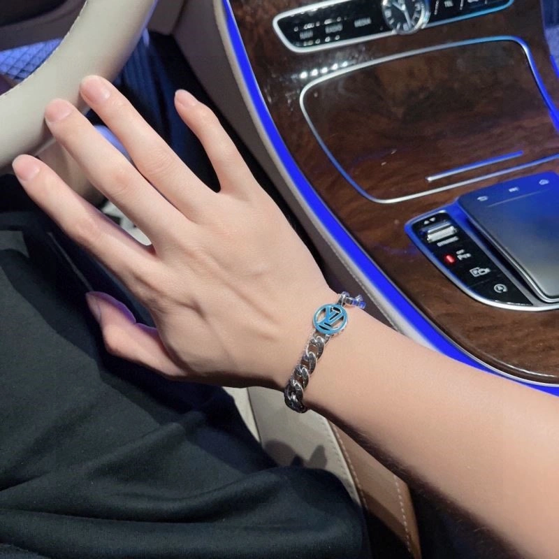 Louis Vuitton Bracelets Refined 248806