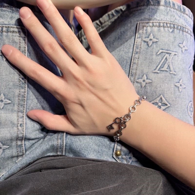 Louis Vuitton Bracelets Sustainable 248807