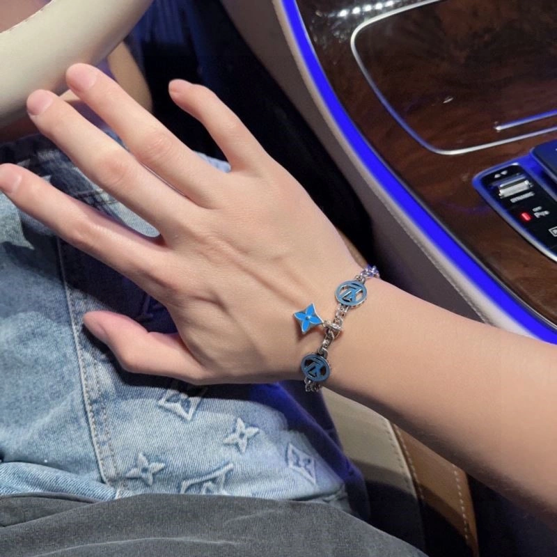 Louis Vuitton Bracelets Popular 248802