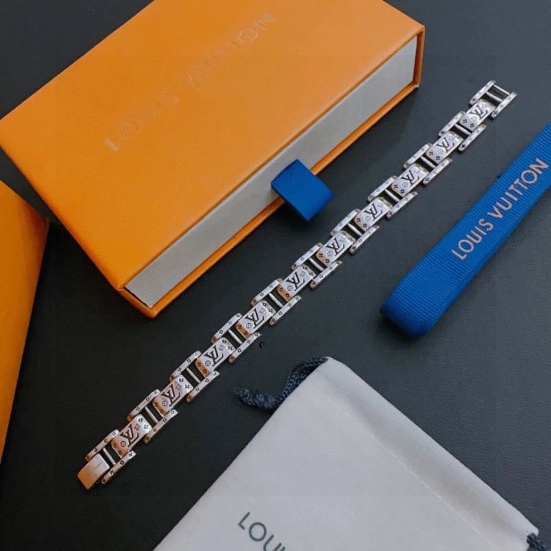 Versatile Louis Vuitton Bracelets 248801