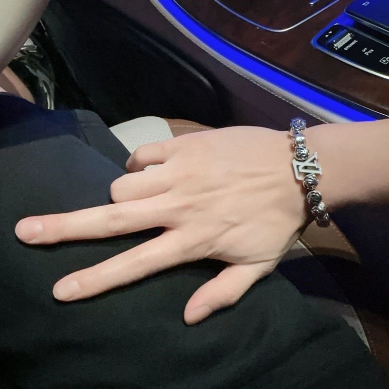 Louis Vuitton Bracelets Stylish 248790